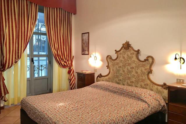 Flat In Piazza Duomo Apartment Milan Bagian luar foto
